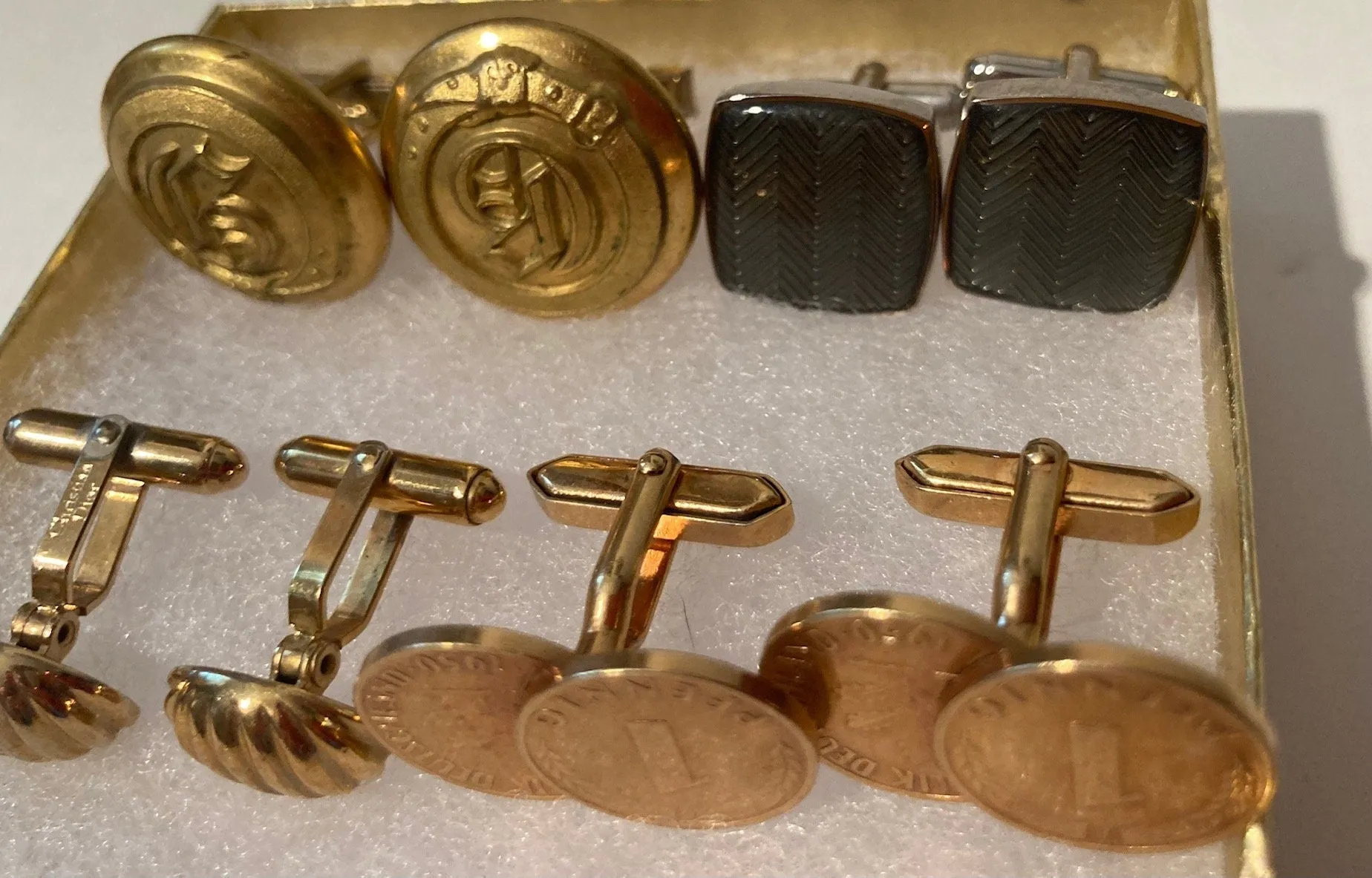 4 Nice Vintage Sets of Cuff Links, Dress, Suits, Wardrobe, Fashion, Brass, Quality, Clothing Accessories, Free Shipping in the U.S.
