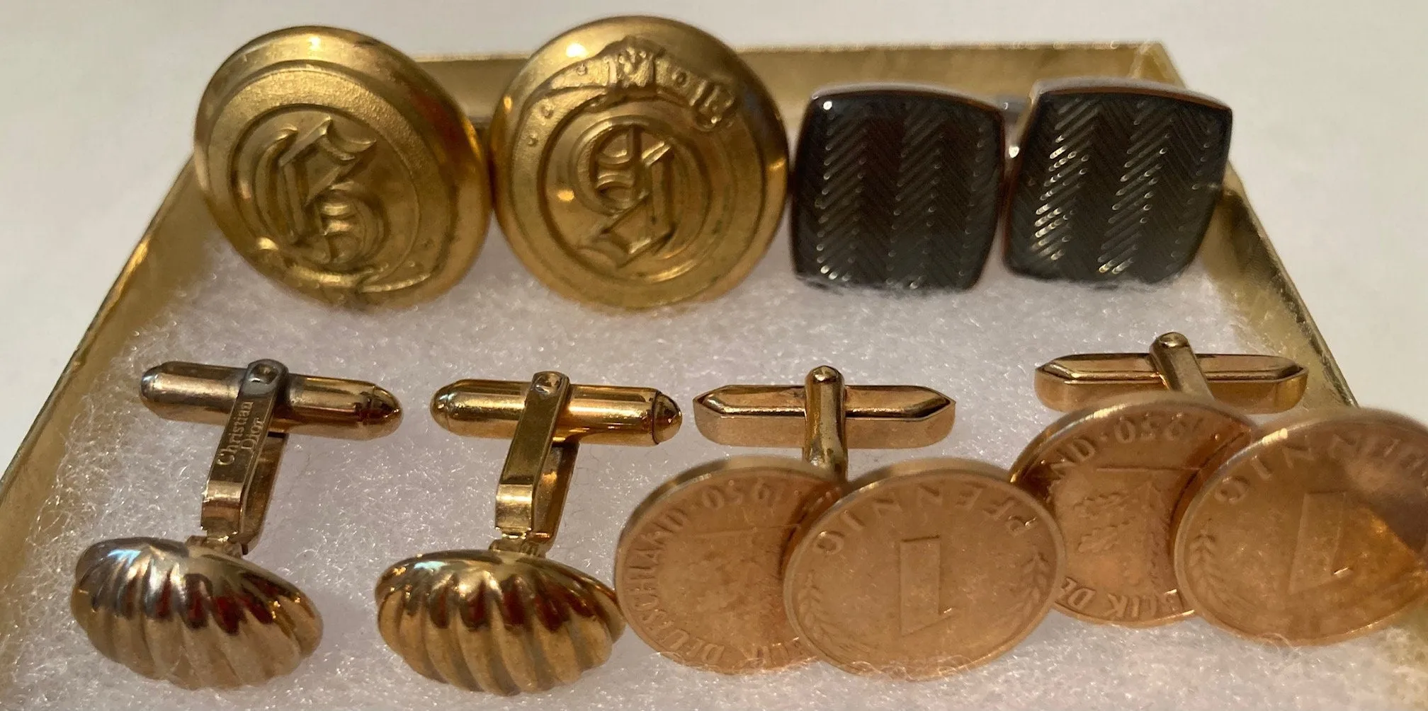 4 Nice Vintage Sets of Cuff Links, Dress, Suits, Wardrobe, Fashion, Brass, Quality, Clothing Accessories, Free Shipping in the U.S.