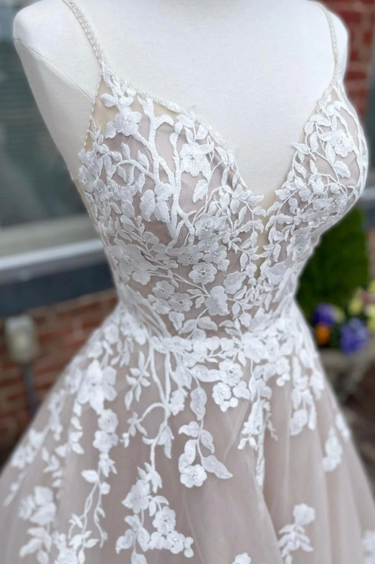 A-Line Tulle Lace Long Prom Dresses, V-Neck Backless Evening Dresses
