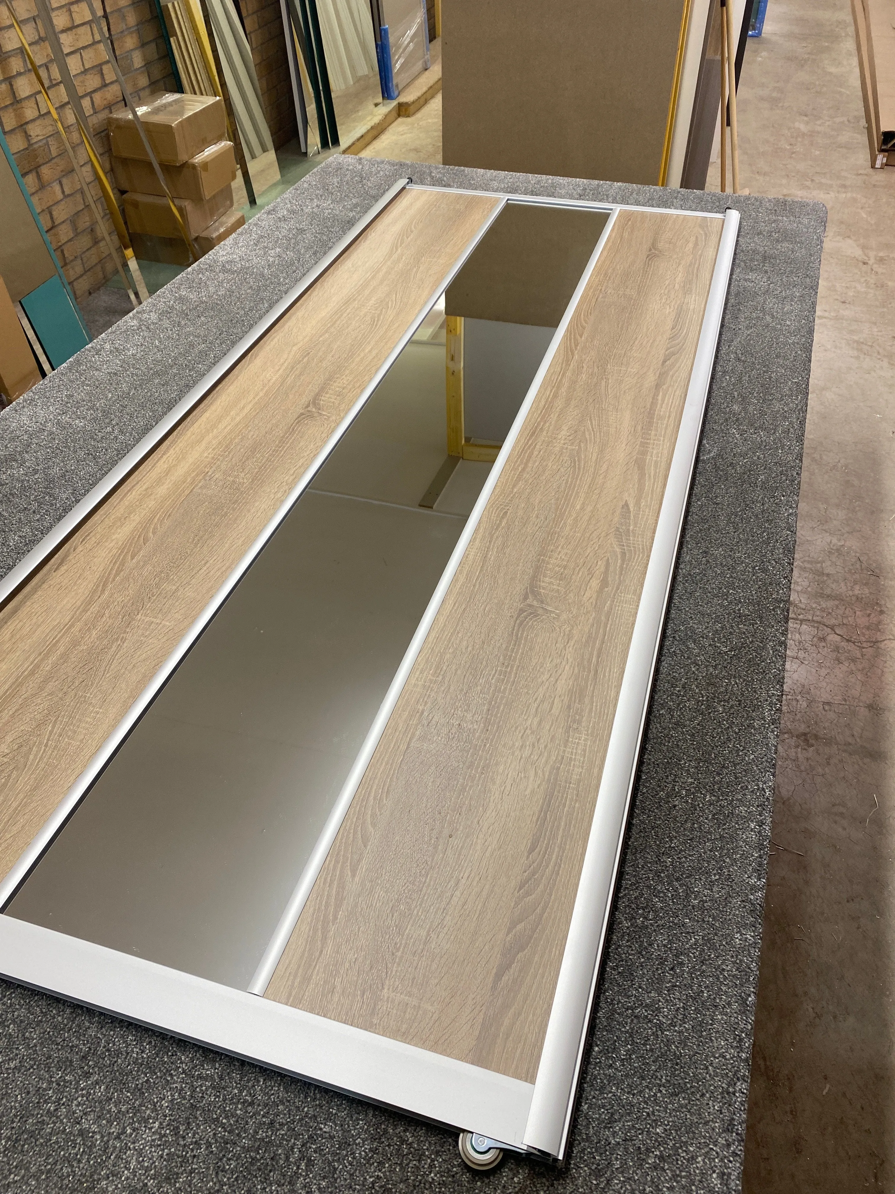 Curve Satin Silver Frame Oak 4 Door Mirror Sliding Wardrobe Kit