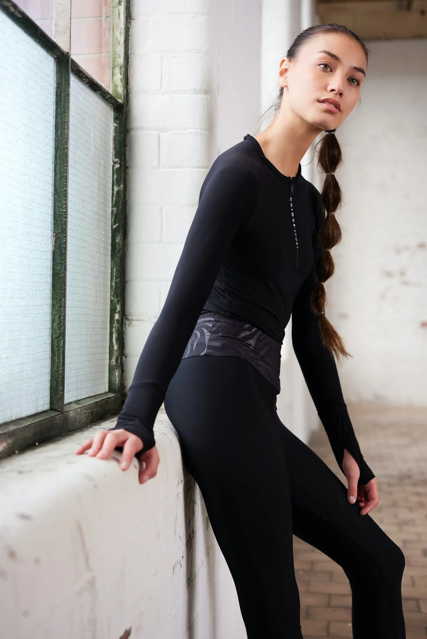 Iconic Half-Zip Top in Black