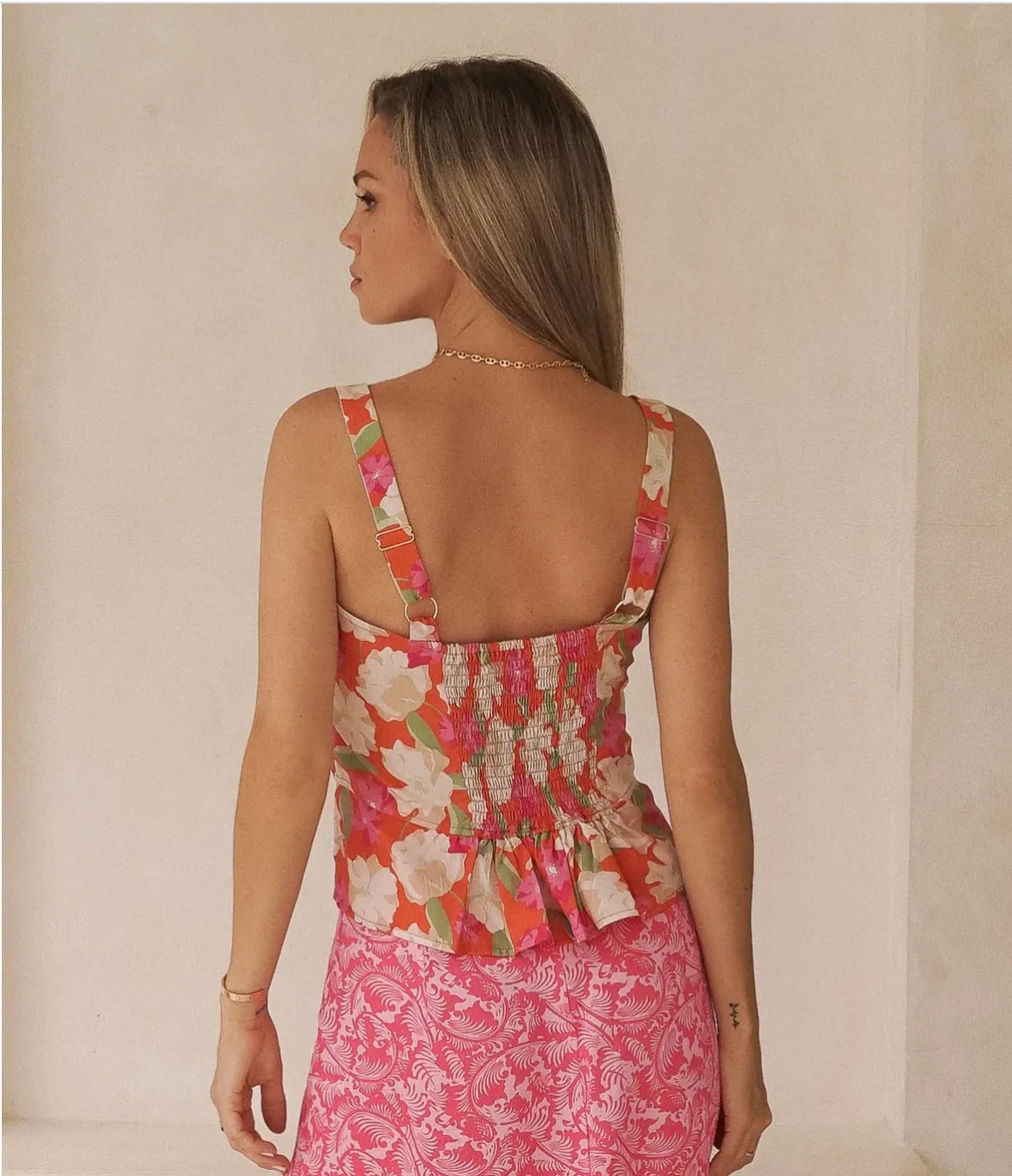 LAWTAN TOP IN ORANGE FLORAL