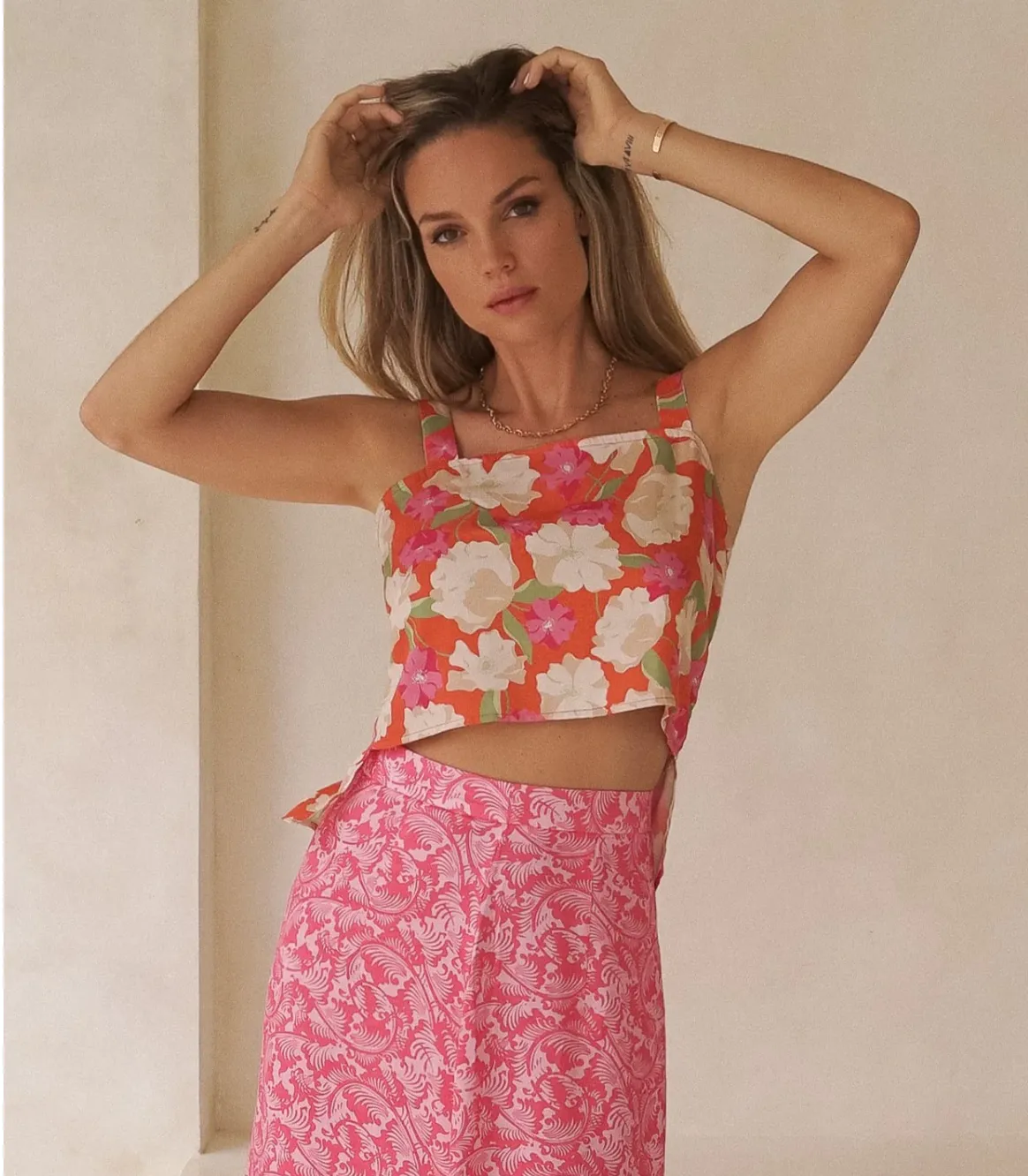 LAWTAN TOP IN ORANGE FLORAL