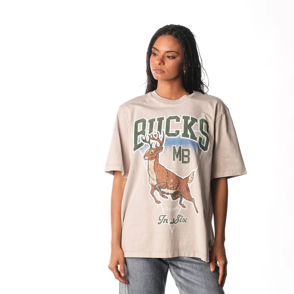 MILWAUKEE BUCKS JUMP BUCK TEE - CREAM
