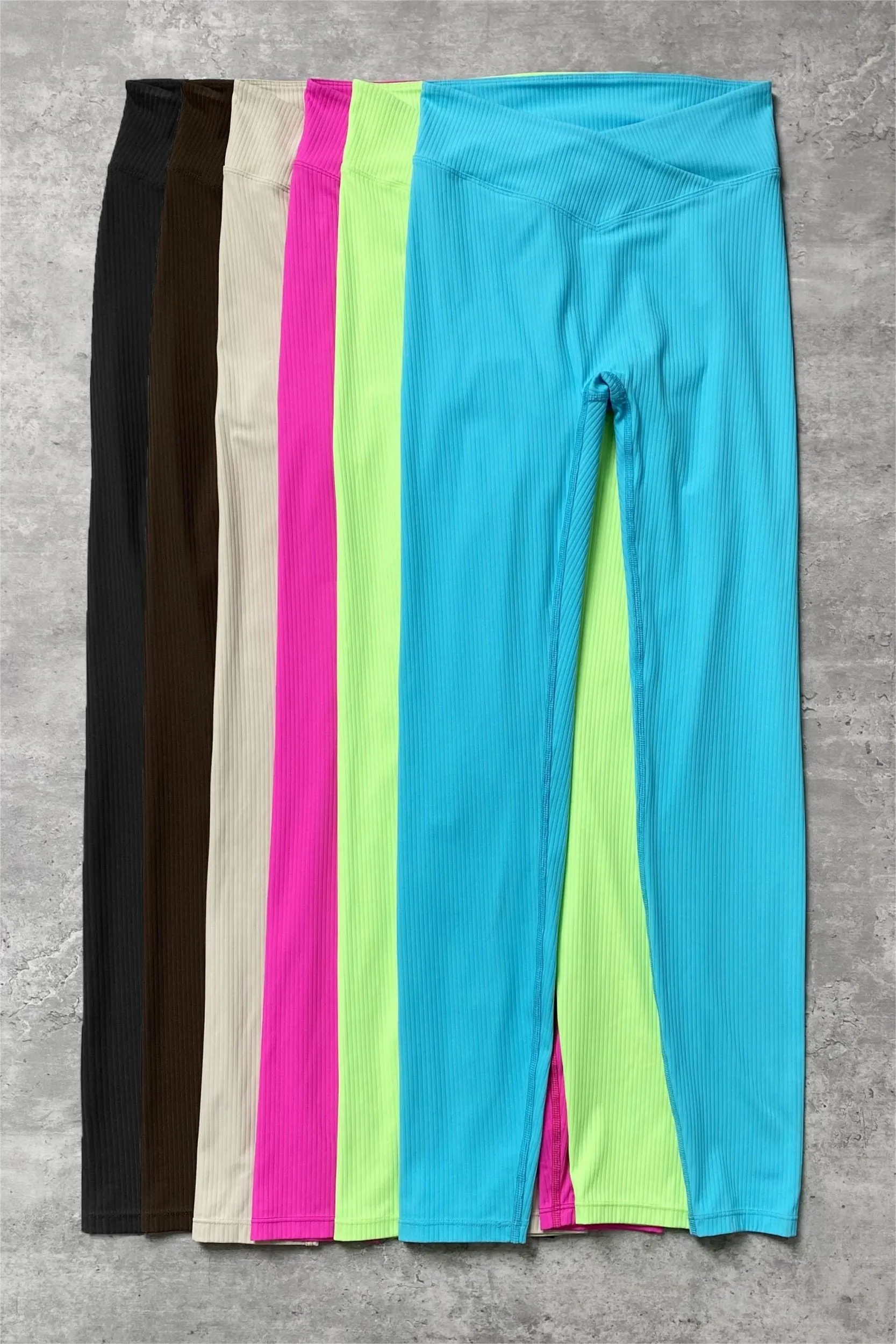 Ribbed V-Waist Butt Sculpting Leggings