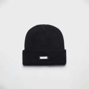 Smart Metal Badge Beanie | Black