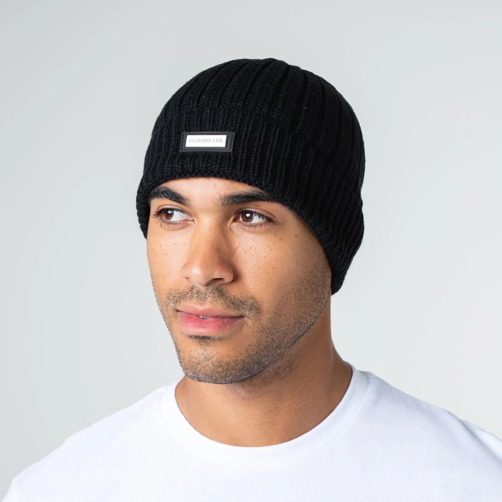 Smart Metal Badge Beanie | Black