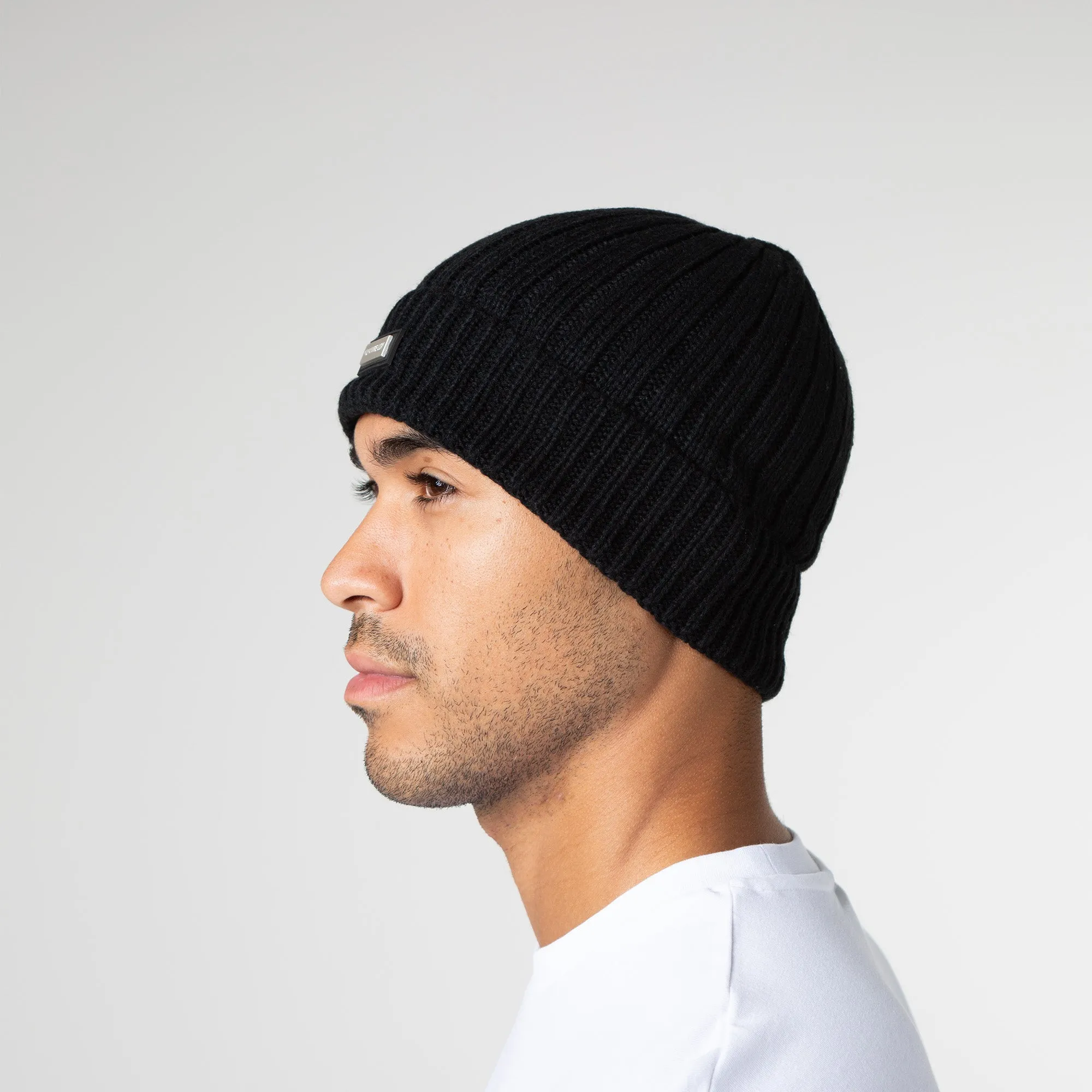 Smart Metal Badge Beanie | Black