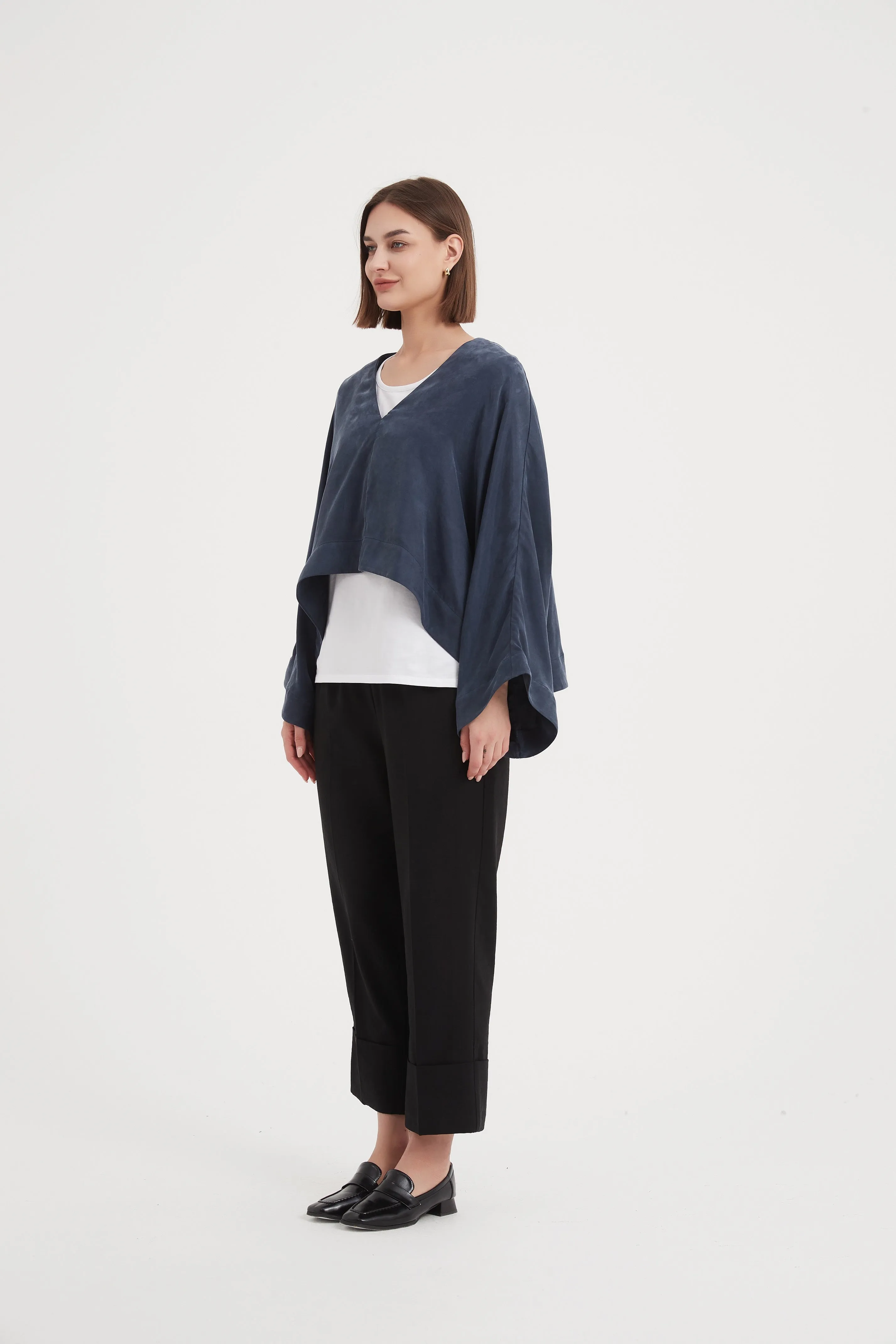 Tirelli V-Neck Oversized Layer Top