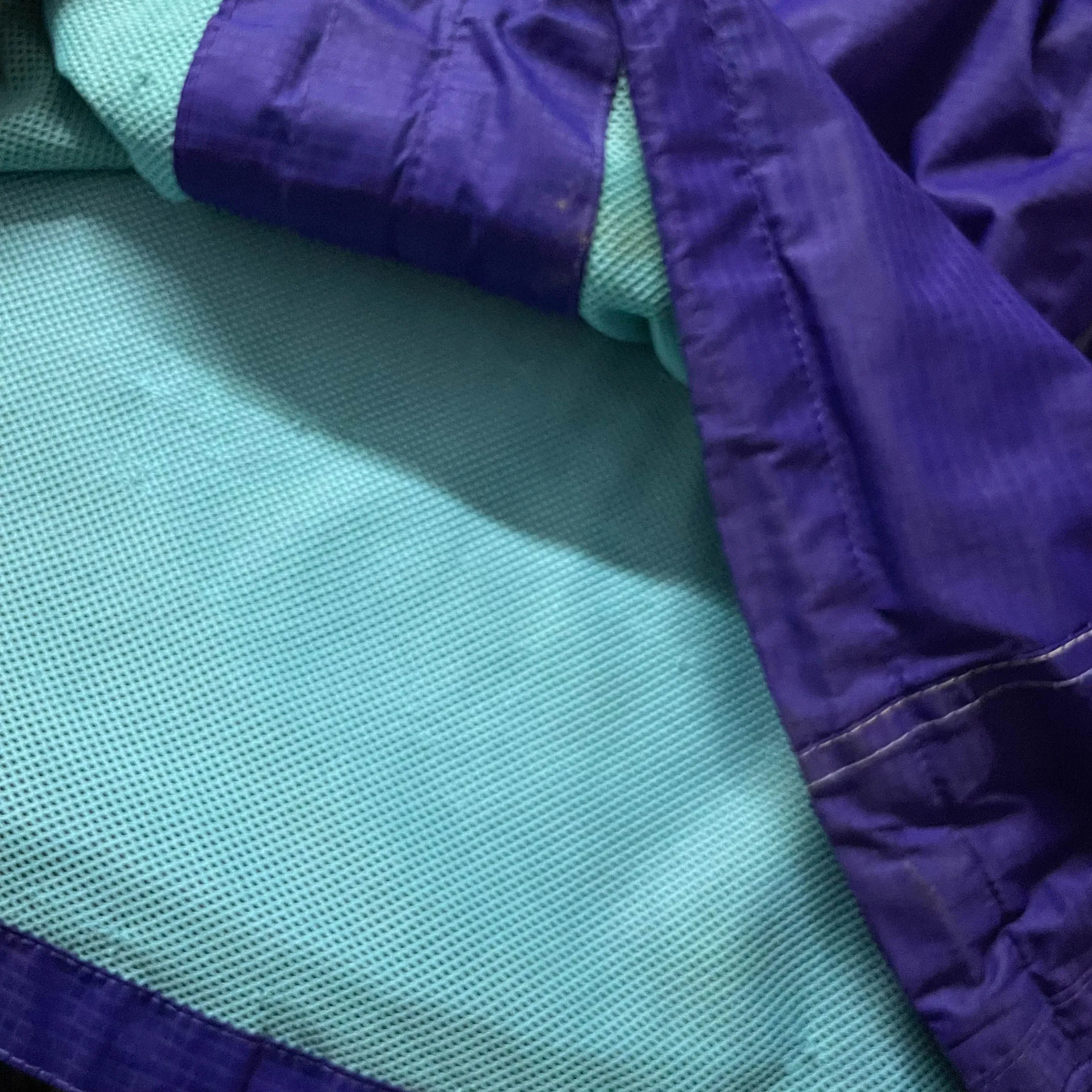 Vintage Regatta great outdoor women's purple waterproof hooded rain jacket UK 16| SKU 3845|L30 W21