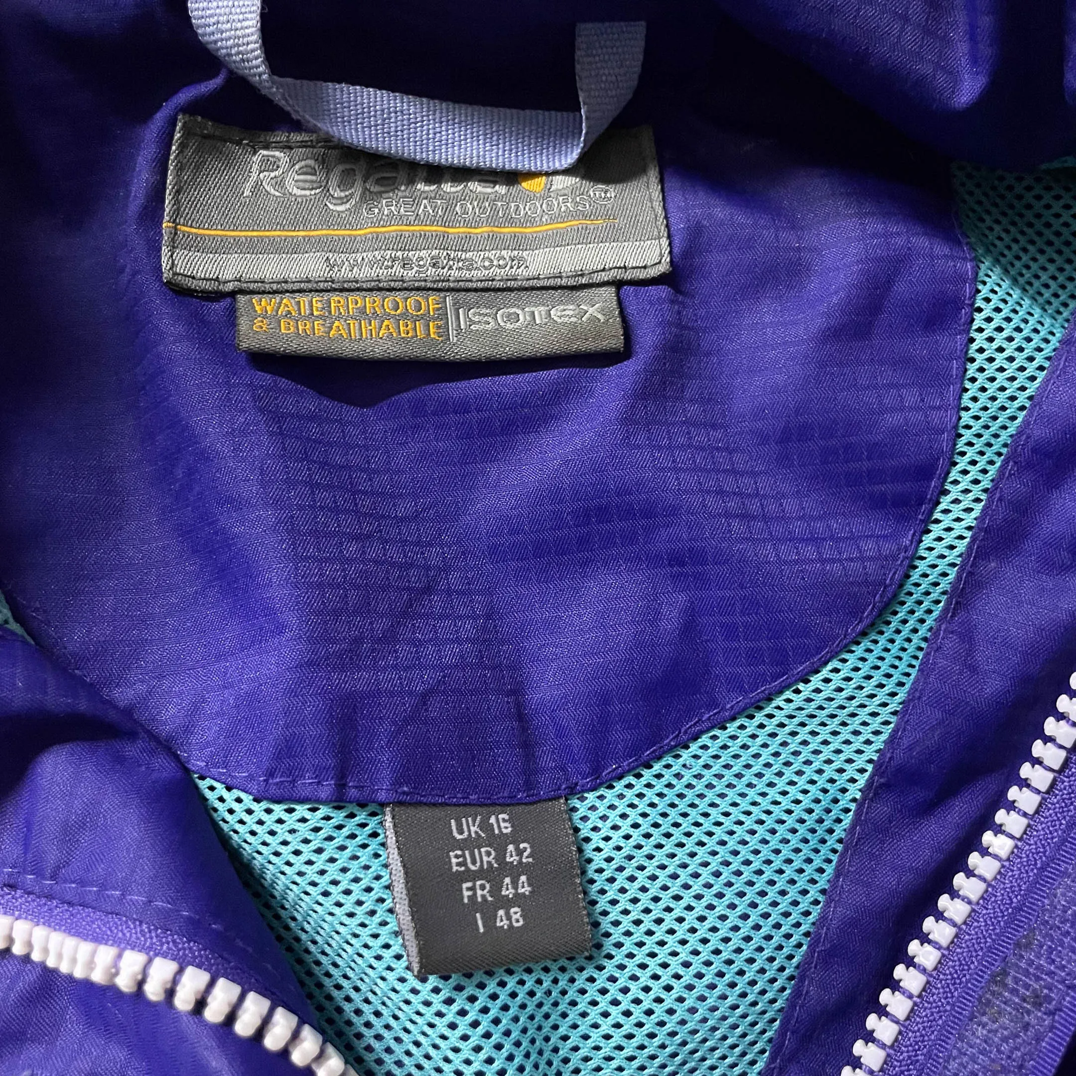 Vintage Regatta great outdoor women's purple waterproof hooded rain jacket UK 16| SKU 3845|L30 W21