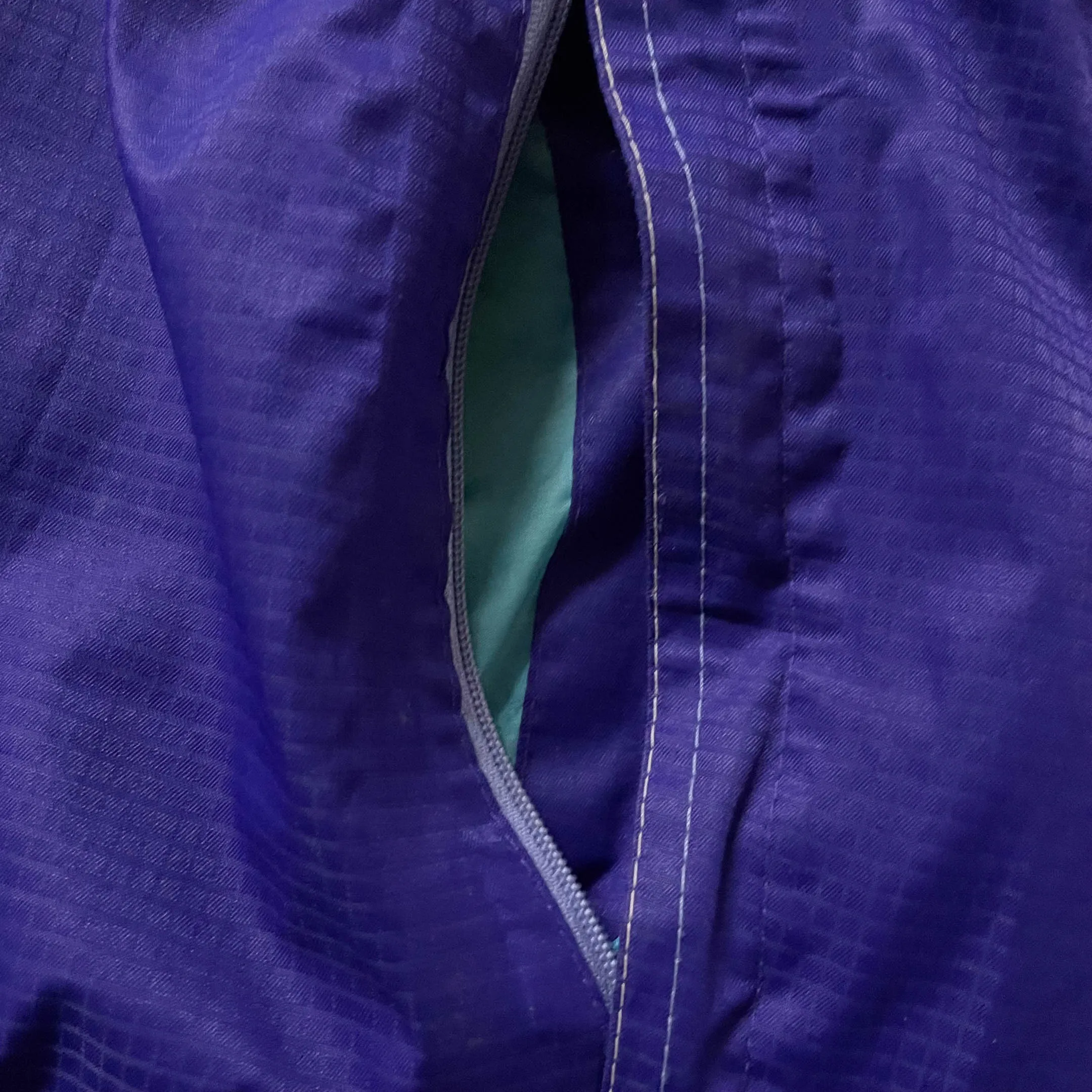 Vintage Regatta great outdoor women's purple waterproof hooded rain jacket UK 16| SKU 3845|L30 W21
