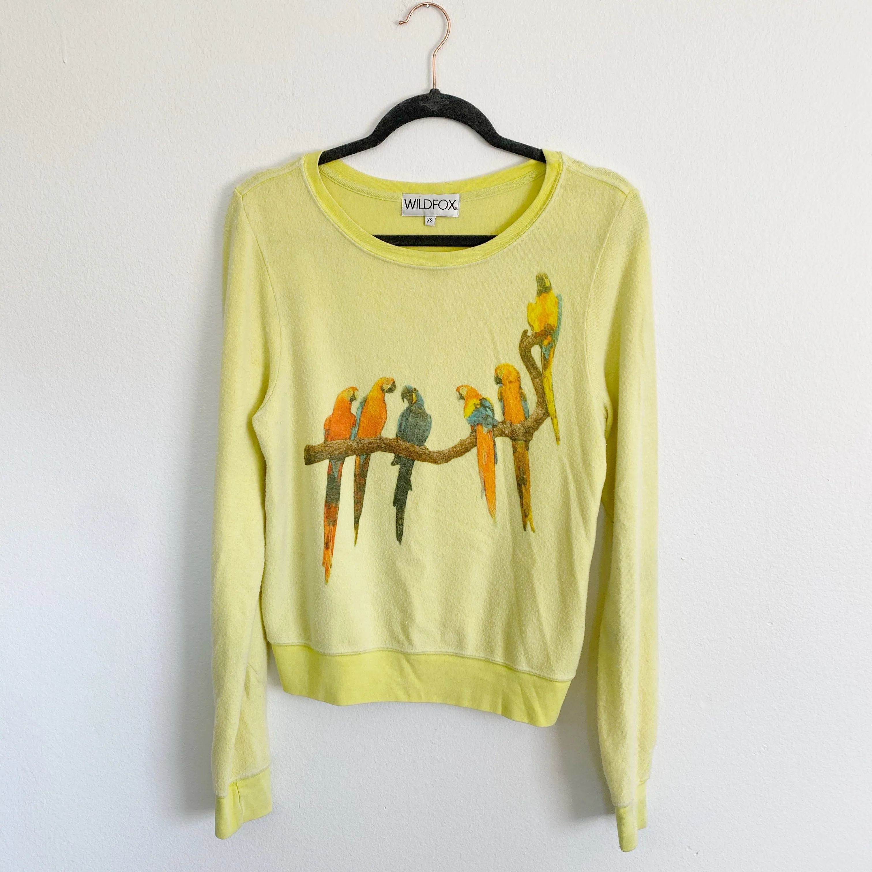 WILDFOX Parrot Baby Yellow Pullover XS